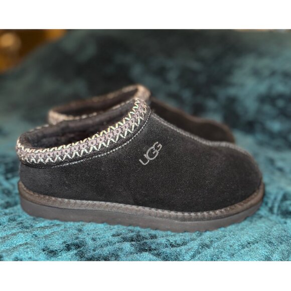 UGG TAZMAN SLIPPERS - WOMEN - SIZE 8 - BLACK - LIKE NEW! INCLUDES ORIGINAL BOX! - Picture 1 of 2
